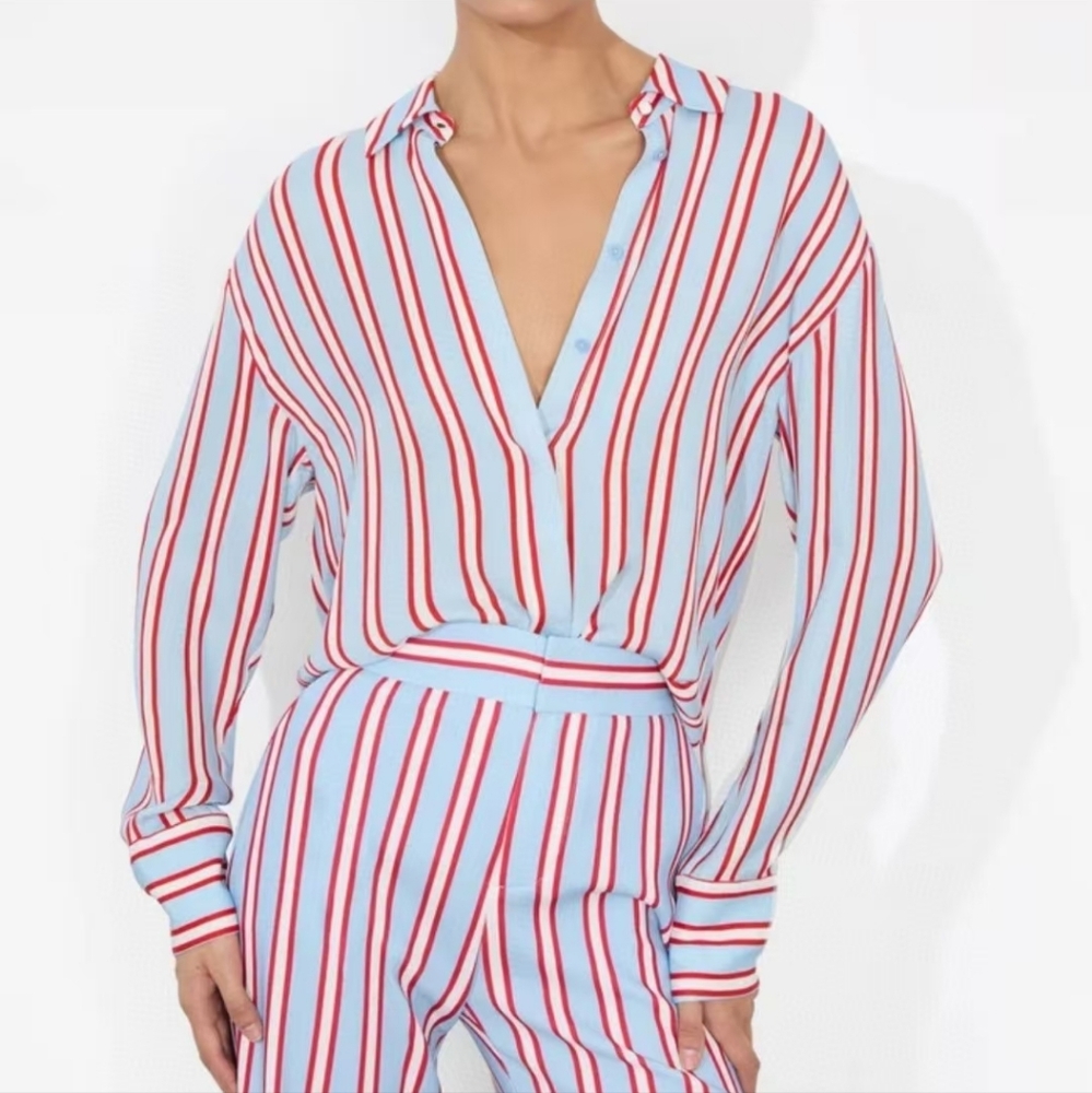 Alice+olivia DIMITRA OVERSIZED BUTTON DOWN - Picture 2 of 15